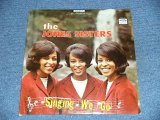 THE JONES SISTERS - SINGING WE GO / 1960's US ORIGINAL STEREO LP  
