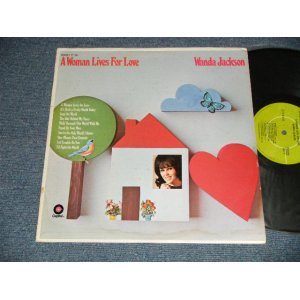 画像: WANDA JACKSON - A WOMAN LIVES FOR LOVE ( Ex++/VG+++ Looks:Ex+, Ex+++) / 1970 US AMERICA ORIGINAL "CAPITOL RECORD CLUB Release" Used  LP