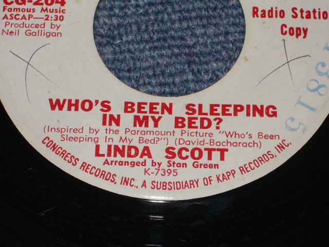 画像: LINDA SCOTT - WHO'S BEEN SLEEPING IN MY BED? / 1964 US ORIGINAL WHITE LABEL PROMO 7" SINGLE  