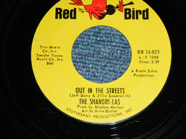 画像1: THE SHANGRI-LAS - OUT IN THE STREET ( Ex+++/Ex+++ ) / 1965 US ORIGINAL Used 7" Single  