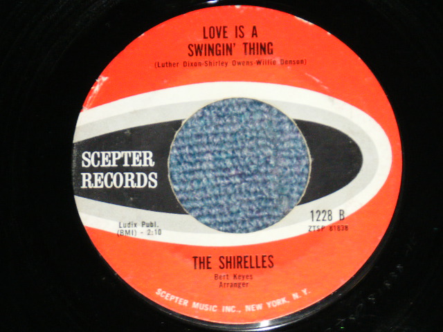 画像: THE SHIRELLES - SOLDIER BOY : LOVE IS A SWINGIN' THING ( Ex+++/Ex+++ ) / 1962 US AMERICA  Used 7" SINGLE