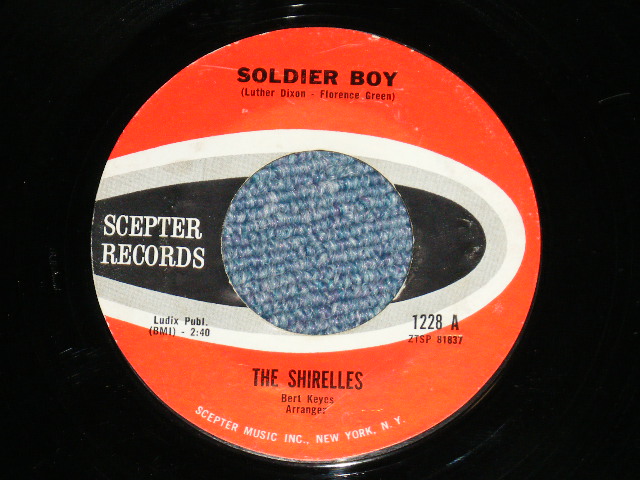 画像1: THE SHIRELLES - SOLDIER BOY : LOVE IS A SWINGIN' THING ( Ex+++/Ex+++ ) / 1962 US AMERICA  Used 7" SINGLE