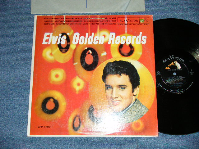 画像1: ELVIS PRESLEY -  ELVIS' GOLDEN RECORDS  ( Matrix # H2 WP-8398-10S/H2 WP-8399-10S )( Ex+/Ex++ Looks:Ex+) / 1959 US AMERICA ORIGINAL 2nd Press "WHITE TITLE on Front Cover"  "SILVER RCA VICTOR logo on Top & Long Play at BOTTOM" Label "RE2 at Back Cover's Top"  MONO Used LP