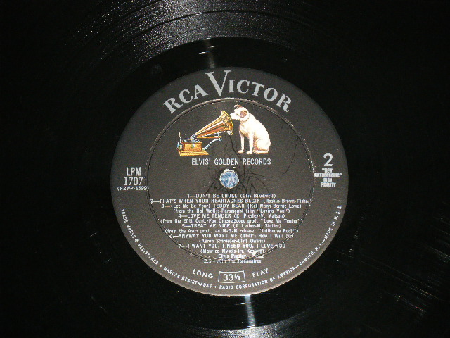 画像: ELVIS PRESLEY -  ELVIS' GOLDEN RECORDS  ( Matrix # H2 WP-8398-6S/H2 WP-8399-6S )( Ex++/MINT- ) / 1958 US AMERICA ORIGINAL 1stPress "Light BLUE TITLE on Front Cover"  "SILVER RCA VICTOR logo on Top & Long Play  at BOTTOM" Label   MONO Used LP