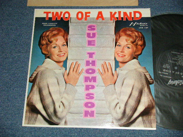 画像1: SUE THOMPSON - TWO OF A KIND (Ex+++, Ex+/MINT-) / 1962 US AMERICA ORIGINAL 1st Press "BLACK with SILVER Print Label" MONO Used LP  