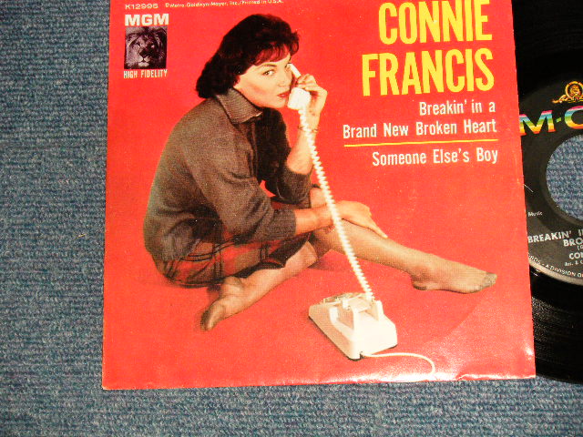 画像1: CONNIE FRANCIS - A)BREAKIN' IN A BRAND NEW BROKEN HEART   B)SOMEONE ELSE'S BOY  (Ex+++/Ex+ STOL) / 1961 US AMERICA ORIGINAL Used 7" PICTURE SLEEVE 